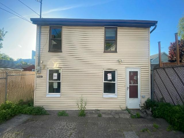 House for sale in The Bronx, Arverne