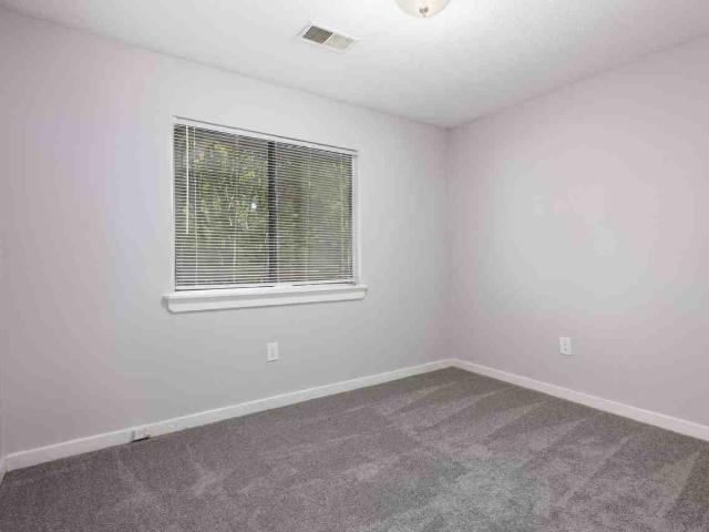 Apartment for rent in Crestwood, Burlington