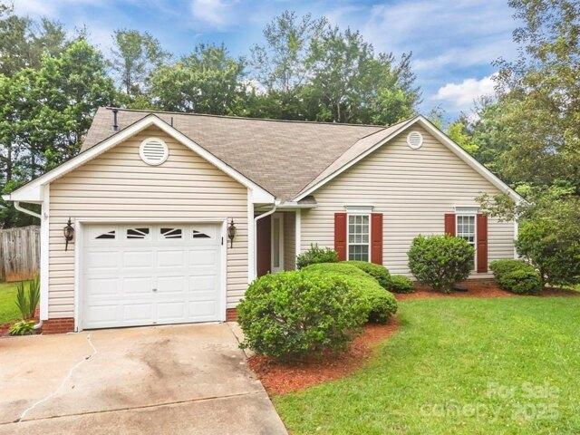 House for sale in Fletcher