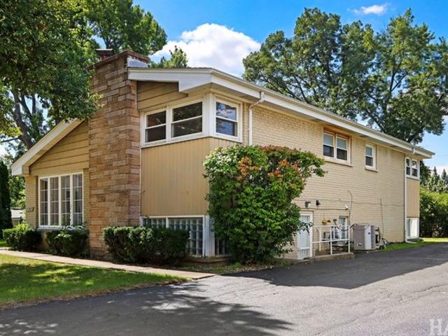 House for sale in Glenview, Illinois