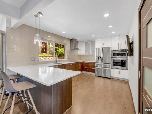 House for sale in Leonia, New Jersey