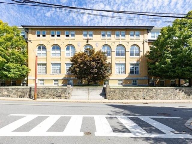 Condo for sale in Oak Grove, Malden
