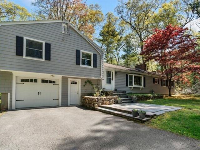 House for sale in Wayland