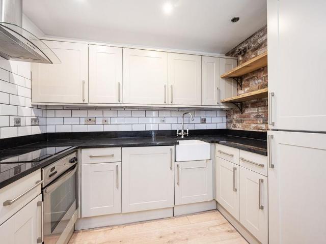 Apartment for rent in Stepney, Greater London