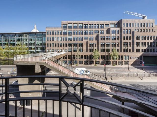 Apartment for rent in Lyons, Greater London