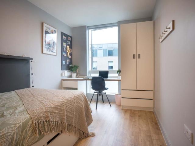 Room for rent in Falcon Lodge, Wales