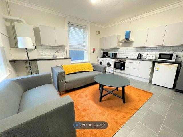 House for rent in Broomfield, Sheffield