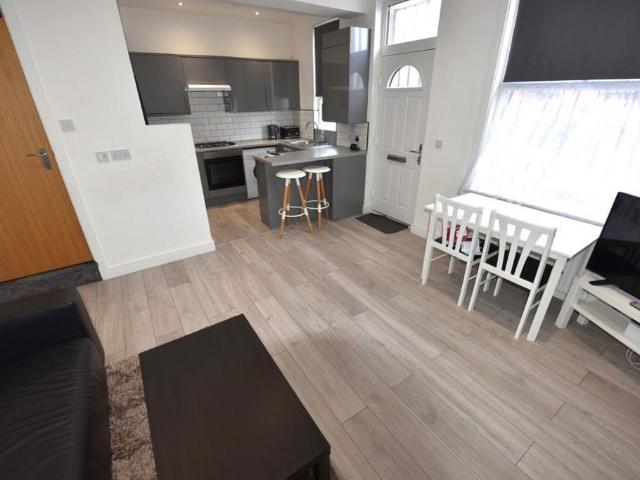 House for rent in Charing Cross, Leeds