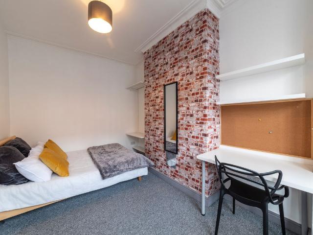 Room for rent in Old Lenton, Haddon