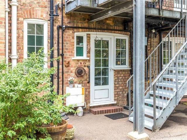 Apartment for rent in Gloucester Court, Greater London
