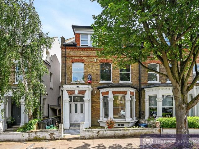 Apartment for rent in Brownswood Park, Stoke Newington