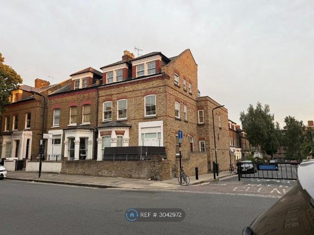 Apartment for rent in Brownswood Park, Greater London