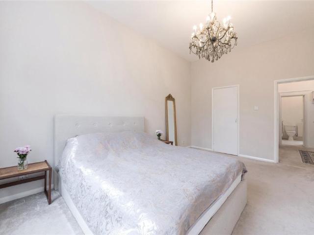 House for rent in Bayswater, Greater London
