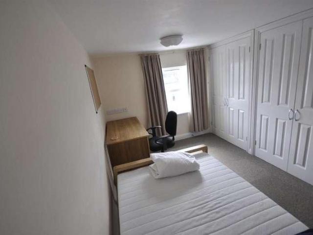 House for rent in Ewens Farm, Golden Valley