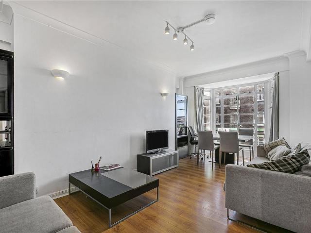 Apartment for rent in Marylebone, Greater London