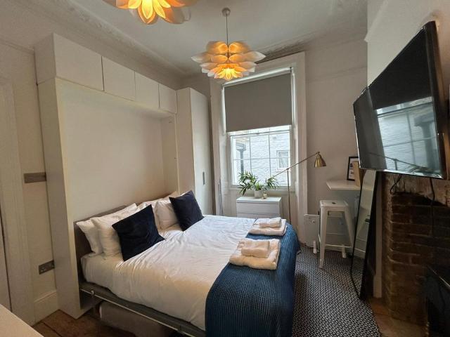 Apartment for rent in Marylebone, Greater London