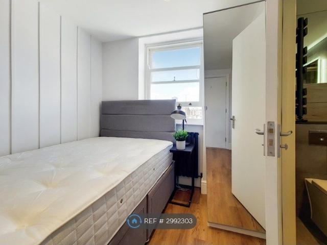 Studio for rent in City of Westminster, Greater London