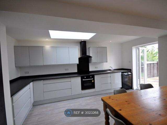 Room for rent in Alstone, Golden Valley