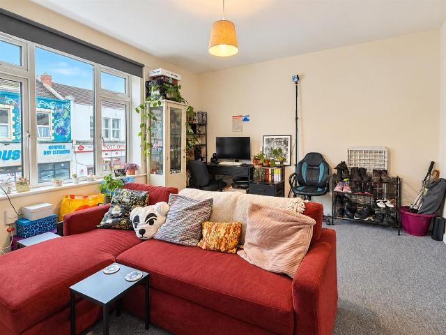 Apartment for rent in Pigsty Hill, Bristol