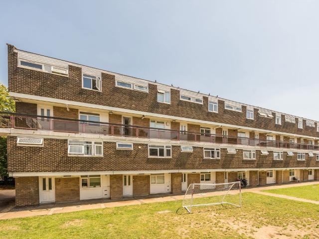 Apartment for rent in Norbiton, Greater London