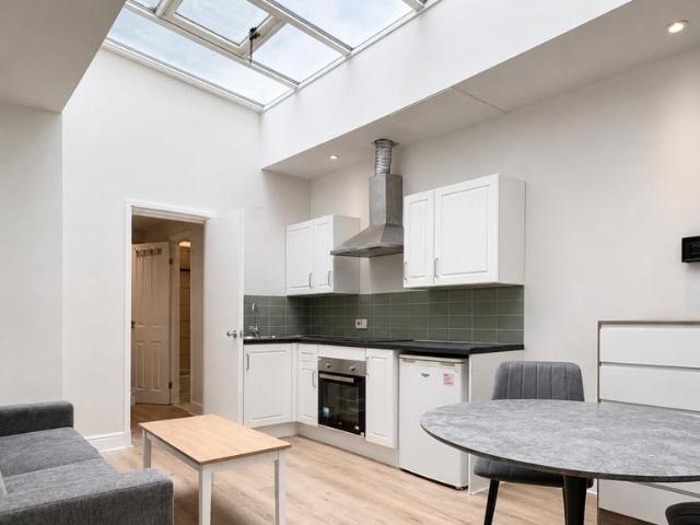 Apartment for rent in South Kensington, Greater London