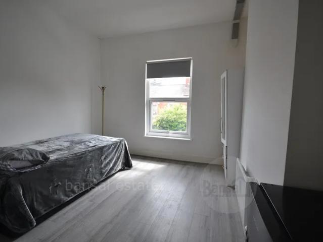 Room for rent in Spon End, West Midlands