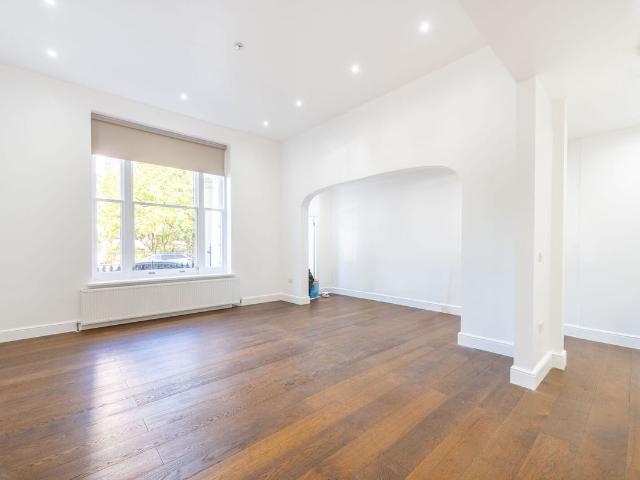 Apartment for rent in Bayswater, Greater London