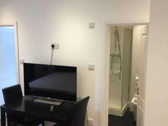 Studio for rent in Paddington, Isle Of Man