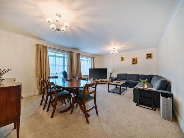 Apartment for rent in Bayswater, Greater London