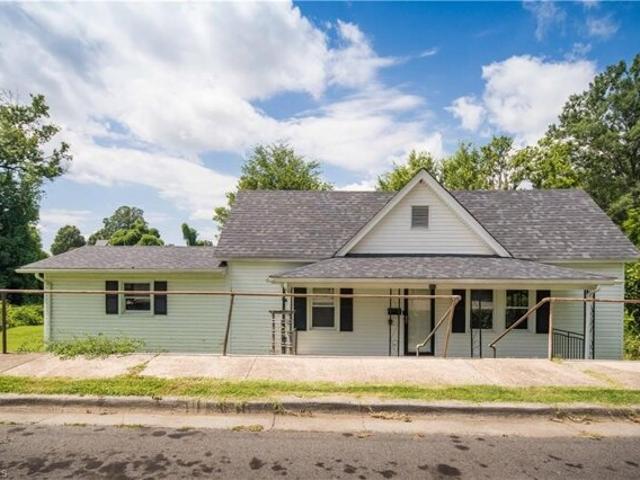 House for sale in Eden