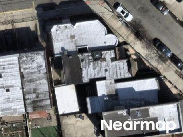 House for sale in The Bronx, Arverne