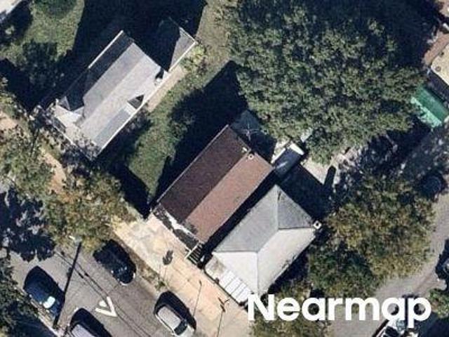 House for sale in The Bronx, Arverne