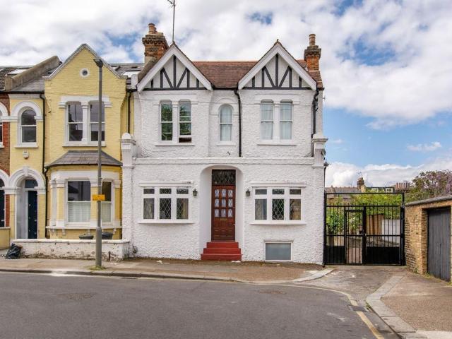 Apartment for rent in Clapham Junction, Greater London