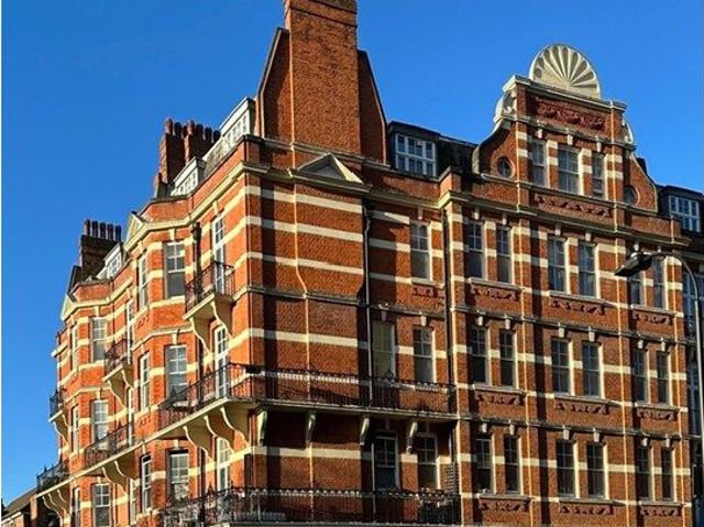 Apartment for rent in West Kensington, Greater London