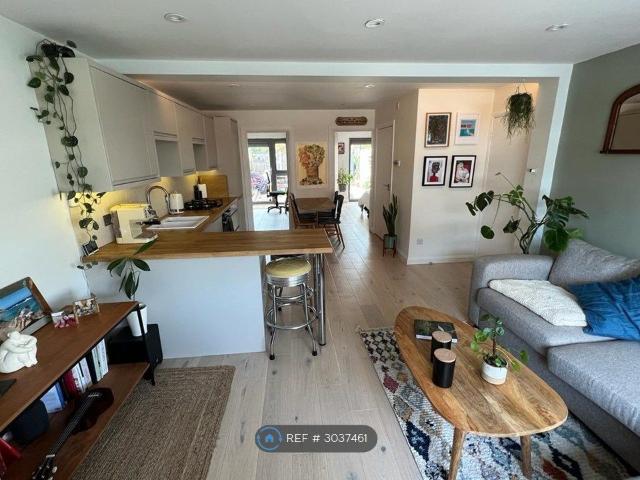 Apartment for rent in Clapton Park, Greater London