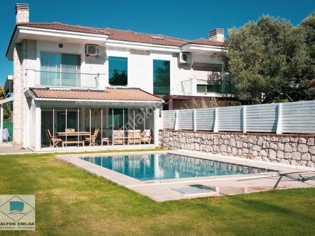 Çeşme, İzmir içerisinde satılık Villa
