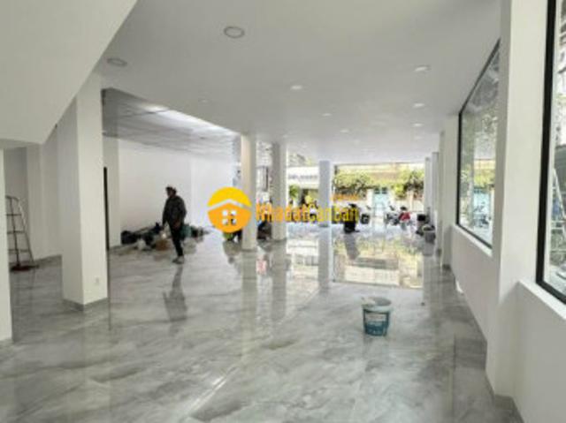 Nhà mặt phố bán