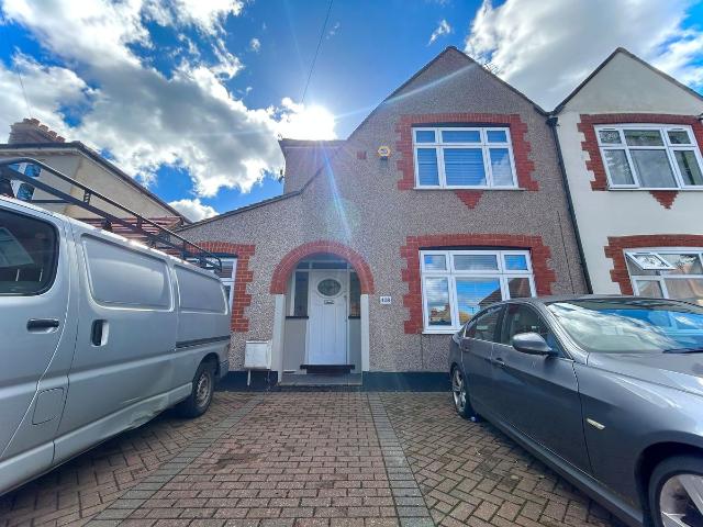 House for rent in Roundshaw, Greater London