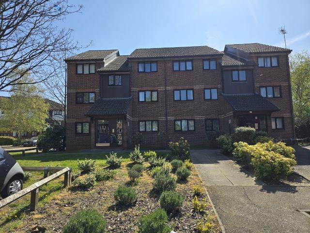 Apartment for rent in Bowes, Greater London