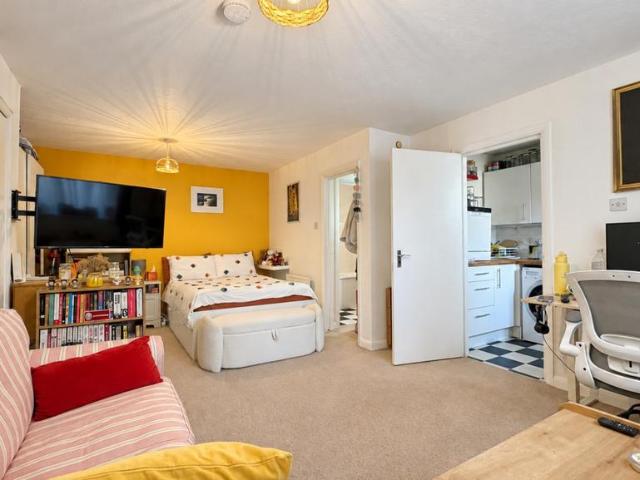 Apartment for rent in London Borough of Ealing, Greater London