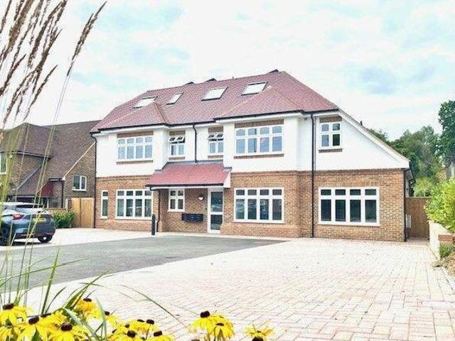 House for sale in Hillview, Surrey