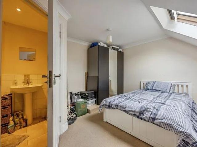 Apartment for rent in Hillview, Surrey