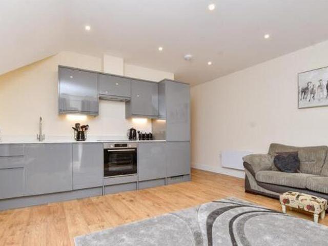 House for sale in Kenley