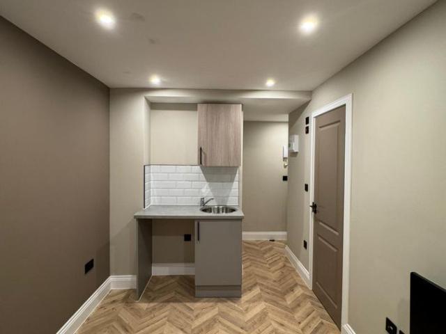 Studio for rent in Hillview, Surrey
