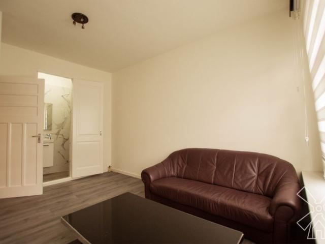 Studio te huur in Laak, Zuid Holland