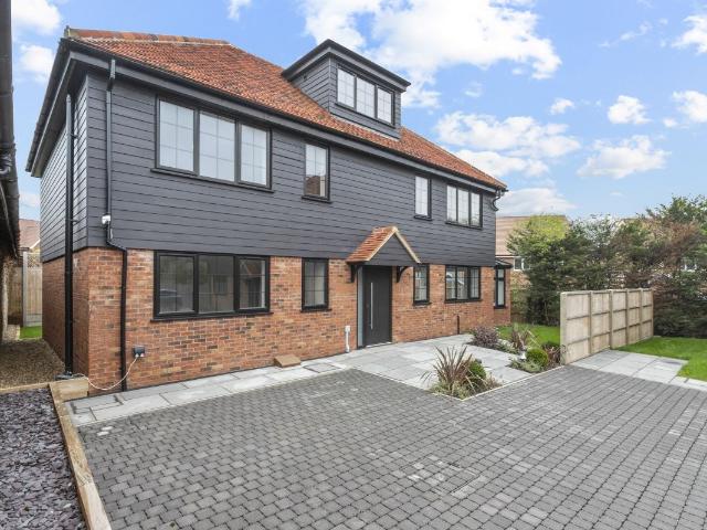 House for rent in Goffs Oak, Broxbourne