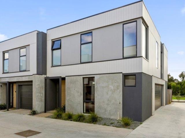 Townhouse for rent in Torquay, Victoria