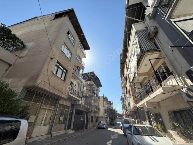 Buca, İzmir içerisinde satılık Bina