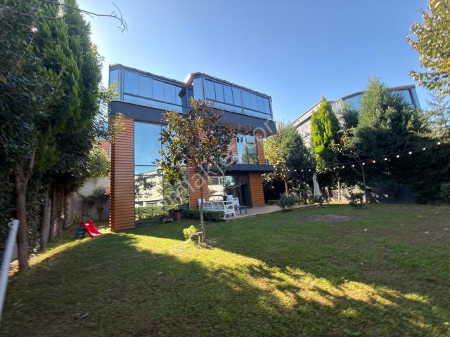 Kurtköy, Sapanca içerisinde satılık Villa