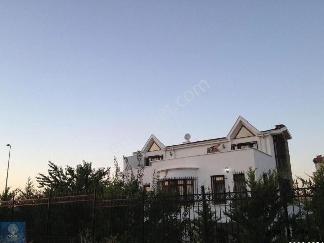 Gölbaşi, Karşıyaka Mahallesi içerisinde satılık Villa